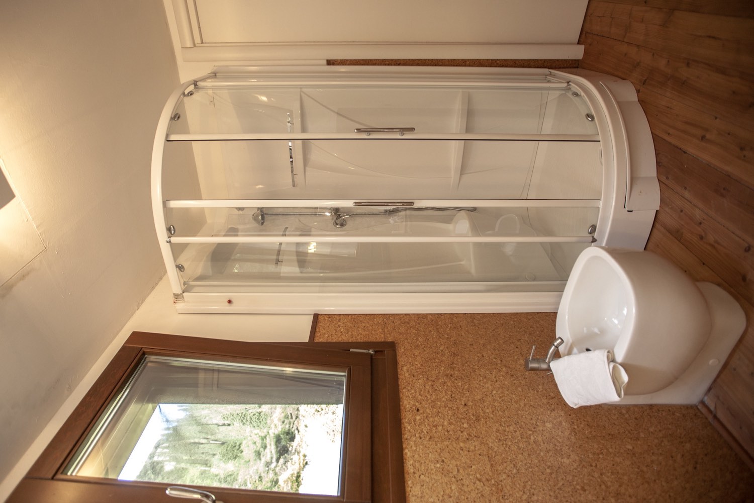 Clementina — bagno, doccia tonda